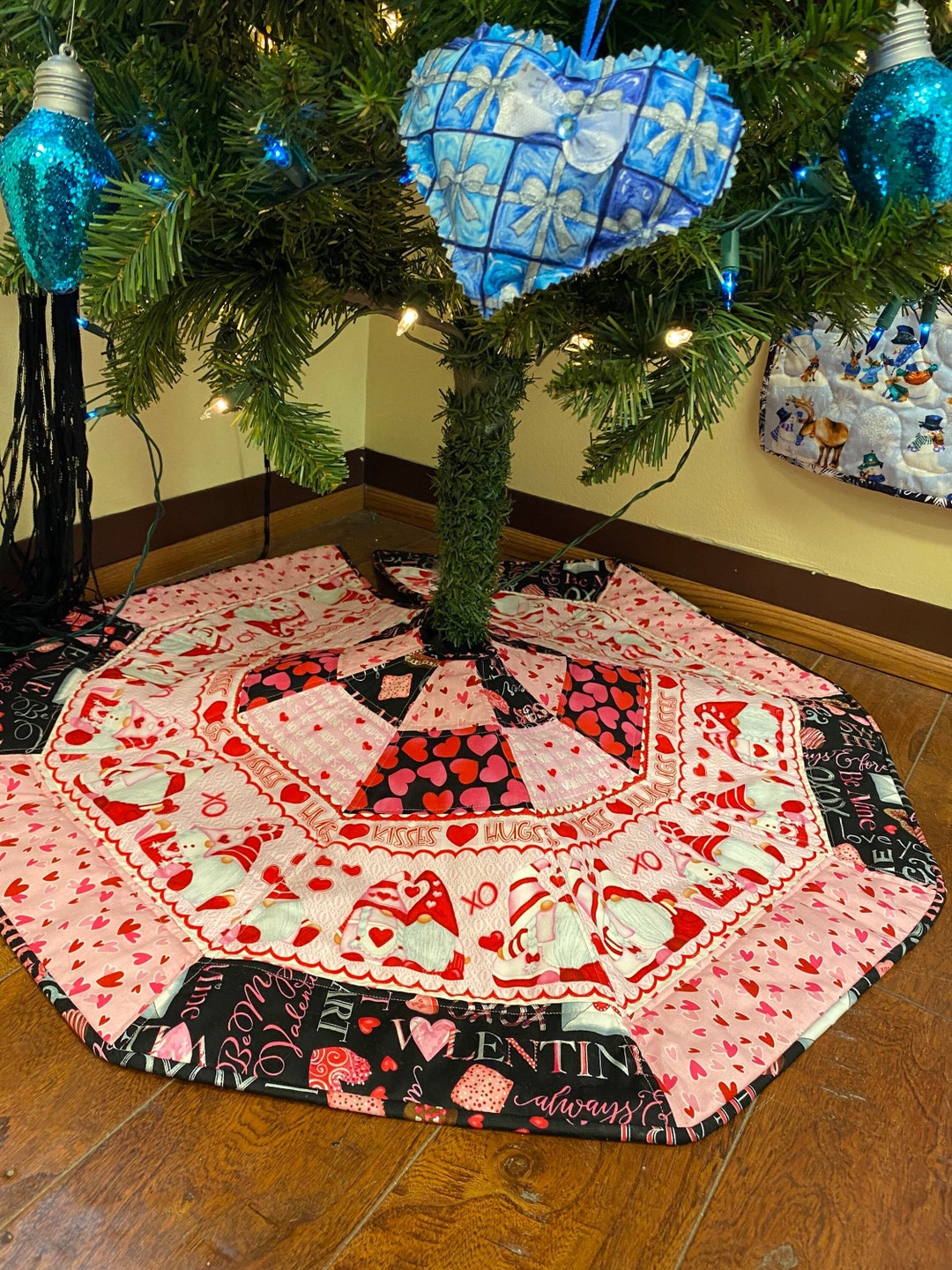 Valentine Tree Skirt 