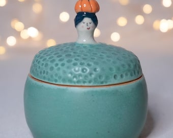 Ceramic lidded jar/ Box
