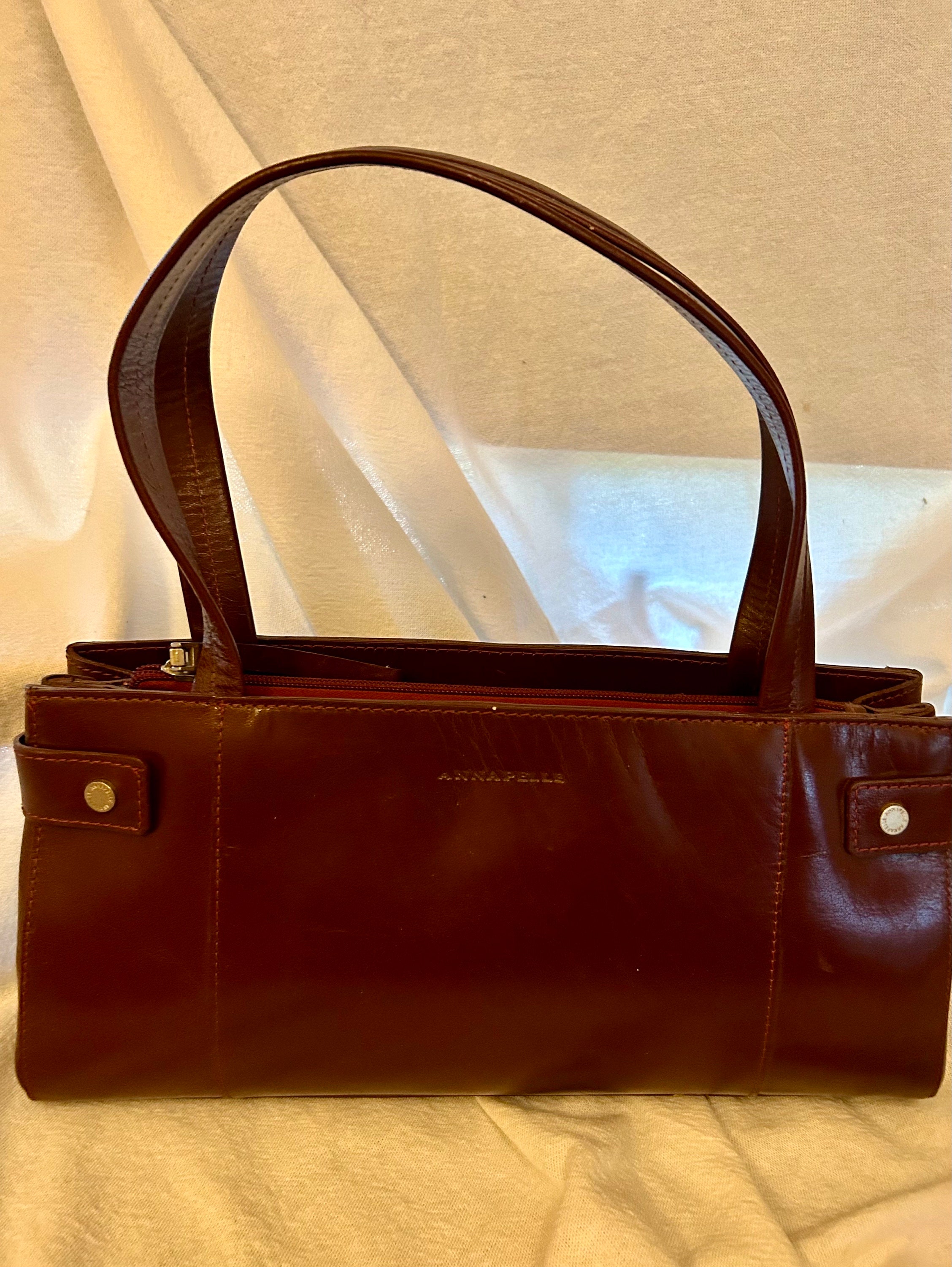 Annapelle wallets store