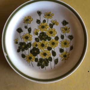 Vintage Spring Bouquet Stoneware Dinner Plate, Retro Floral Design