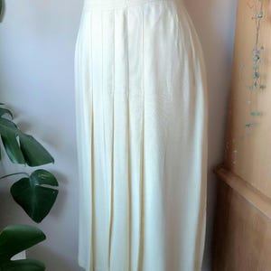 Saia Vintage Amarela Plissada | Saia Vintage Midi | Saia Abaixo do Joelho | Saia Amarela Claro | Saia Primavera Outono | Saia Forrada | Saias