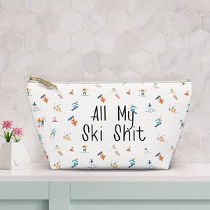 Ski Makeup Bag Apres Ski Cosmetic Bag Mountain Lover Gift for Ski Lover Gift for Women Skiing Makeup bag Ski Gift for Her Ski Trip Gift Mom