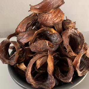 Gran pez Eja Abo nigeriano, lenguado, pescado ahumado sabroso