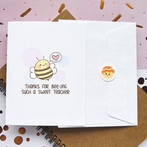 Merci d'être (Bee-ing) un professeur si doux | Cartes de voeux d'appréciation de remerciement | Carte de jeu de mot alimentaire | Carte mignonne | Abeille Kawaii