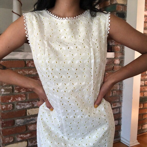 Vintage Deadstock 1960s Lacy Embroidered Eyelet M… - image 3