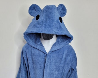 Peignoir, sortie de bain à capuche de couleur bleu pour enfant de 3-4 ans en coton bio/gots. Dernière pièce. Envoi par mondial relay.