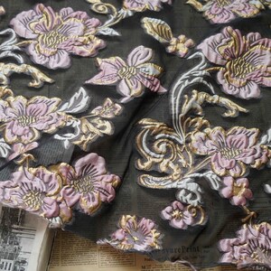 Tessuto jacquard floreale Gold Thread: texture di pittura a olio 3D, larghezza 55&quot;