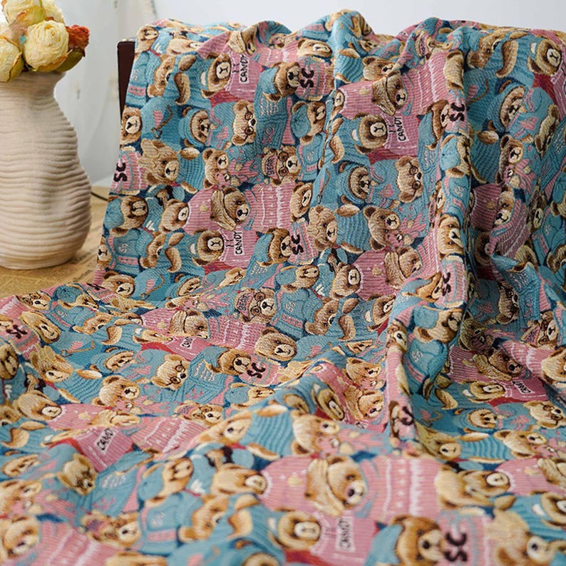 Jacquardtyg med tecknad björn, 60/40 polyester/bomull, 135 cm bred bild 3