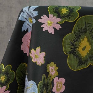 Tessuto broccato floreale Gold Thread: abiti eleganti, tappezzeria e arredamento per la casa