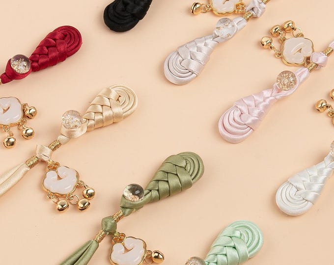 Handmade Chinese Knot Buttons: Satin Cheongsam Frog Closures