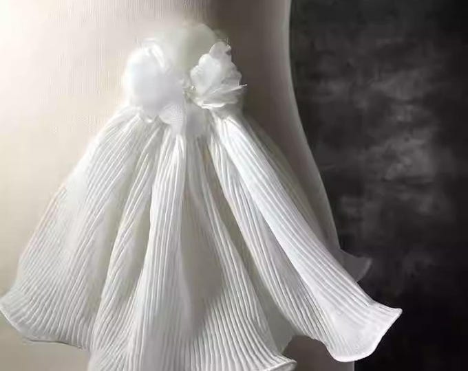 25CM Oversized White Flower Corsage - Performance Clothing, Catwalk Headpiece & Shoulder Decorative Accessories