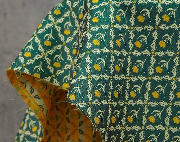 Tulip Jacquard Woven Fabric: Vintage Double-Sided Textile, 63"W