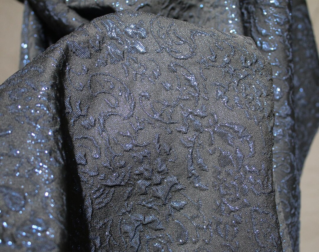 Metallic Gold Thread Jacquard Fabric: 3D Embossed Woven Material (55