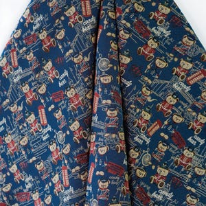Jacquardtyg med tecknad björn, 60/40 polyester/bomull, 135 cm bred bild 4