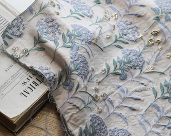 Jacquard tissé Blue Dandelion Lurex, tissu en relief chatoyant 3D Gold, rembourrage, robe de bal et tissu à coudre, 56" W par 1 mètre en VENTE
