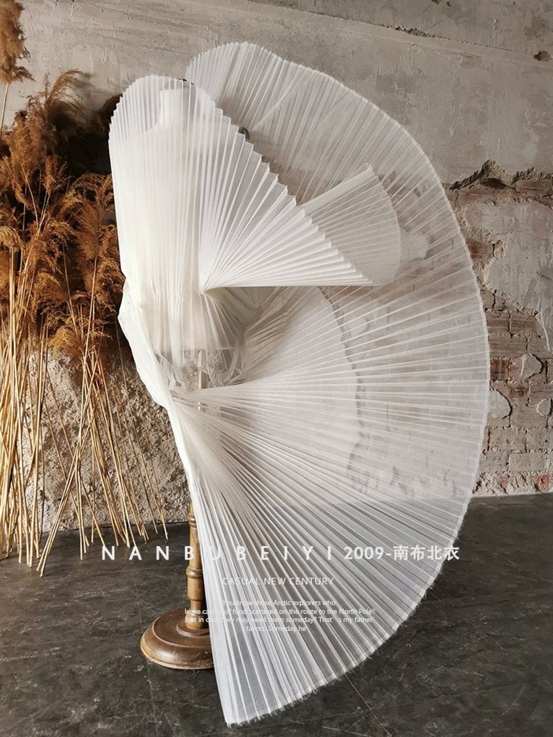 Pleated Organza Fabric: Stiff Texture, 59