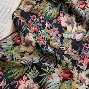 Bloemenjacquardstof: gouddraad geborduurde bekleding, 62" breed