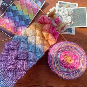 Regenbogen handgefärbtes Mohair Seidengarn - Kid Mohair Lace Strickgarn, bunter Farbverlauf Regenbogen DIY handgestrickter Wollball, Verkauft von Ball