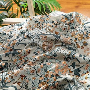 Tessuto 3D in rilievo jacquard oro morbido e traspirante, tessuto di design, tappezzeria, abito da ballo e tessuto da cucito, 59" W per 1 metro in VENDITA