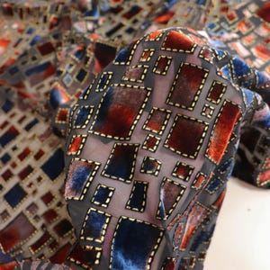 Tela de terciopelo quemado con estampado dorado/viscosa floral para coser vestidos Qipao