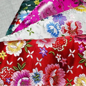 Tessuto di broccato di fiori di peonia cinese / 13.99 Prezzo pieno metro / 29.5" Largo / 5 colori Rosso, Verde Scuro, Broccato cinese rosa caldo