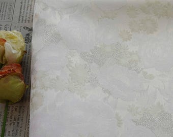 White Floral Jacquard Fabric with Gold Silver Lurex – Subtle Pattern – Kimono, Hanfu, Home Décor & Quilting Textile - 65“ Wide
