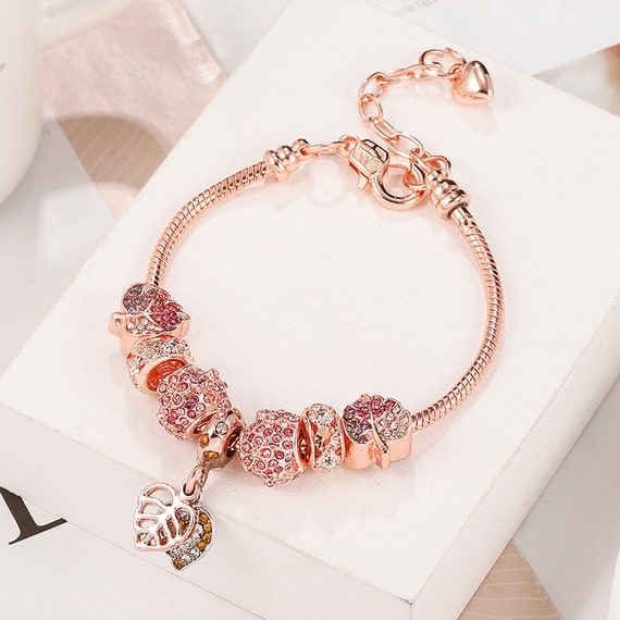 Round heart deals charm bracelet