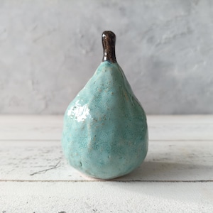 Green pear figurine, handmade ceramic green pear sculpture, table setting, kitchen decoration, unique Thanksgiving gift, nature homedecor