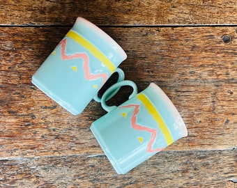 Tazze vintage (coppia): design geometrico astratto, colori sorbetto