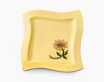 Vintage Hand-Painted Sunflower Plate: Yellow Ceramic Serving Dish
