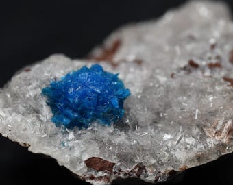 Raro cúmulo de cavansita con estilbita en matriz de Wagholi, Pune, India - 18 gramos