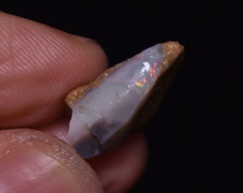 レア　オーストラリア産　ミンタビーオパール　原石　ルース　スクエア　三層　遊色