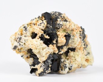 Turmalina negra brillante sobre feldespato - Cúmulo de cristal de Schorl en bruto - Ejemplar mineral natural - 29 gramos - Crystal Decor
