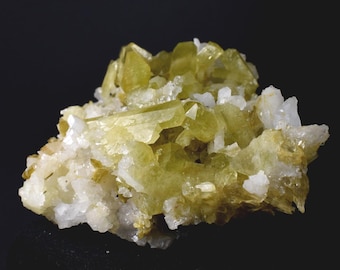 Gran cúmulo de cristales de brasilita con albita y moscovita - De Linópolis, Minas Gerais, Brasil, Calidad de Museo - 449 g