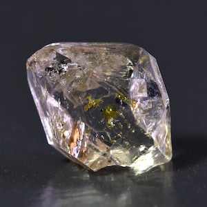 Golden Enhydro Petroleum Oil Diamond Quartz UV Fluorescent with Moving Bubble from Pakistan - 6.8ct #04