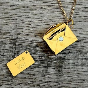 Medallón colgante chapado en oro de 18 quilates con mensaje de promesa, letras de amor, sobre de amor, collar de alta calidad para mujer, regalo