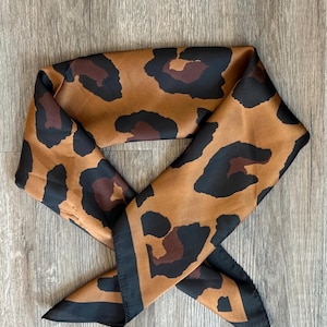 Cheetah Leopard Woman Scarf Animal Skin Printed Shawl Green Red Christmas Square Silk Wrap Gift for Her