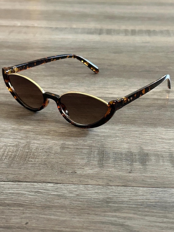 Vintage style oversized leopard print sunglasses 1970s Vintage Style Brown Leopard Print Oversized Sunglasses  main image 2
