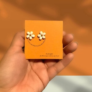 Mini clay white daisy studs/small clay studs/cute gift for friend
