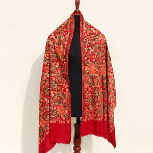 Scialle in pura lana color marrone scuro con ricamo floreale / Regalo di Natale per lei / Ricamo etnico del Kashmir con motivi Aari