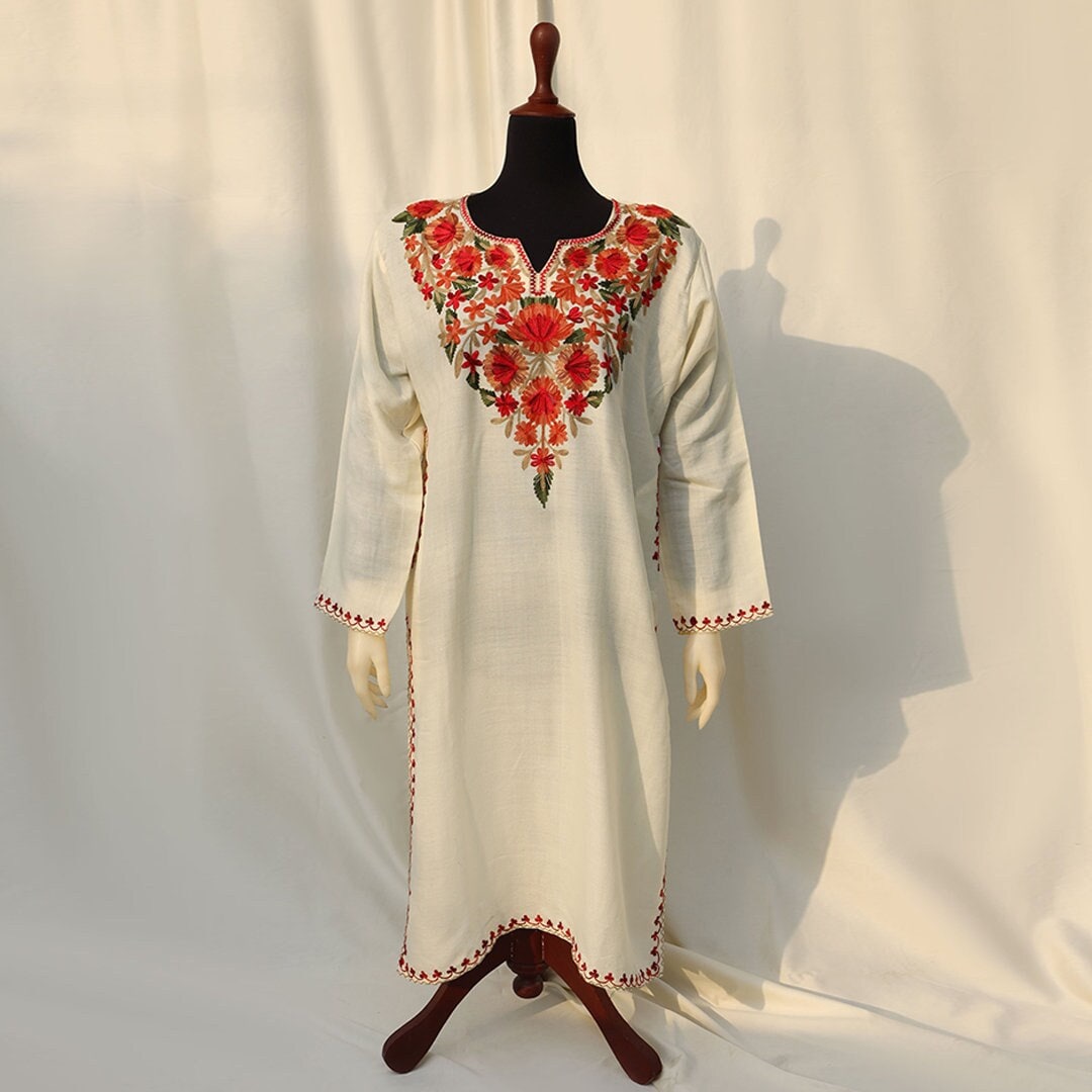 Kashmiri Velvet Phiran, Kashmiri Tilla Embroidery, Kashmiri Jacket Dress,  Velvet Pheran, Fashion Floral Pheran, Traditional Dress, Classy - Etsy  Canada | Fashion, Traditional dresses, Jacket dress