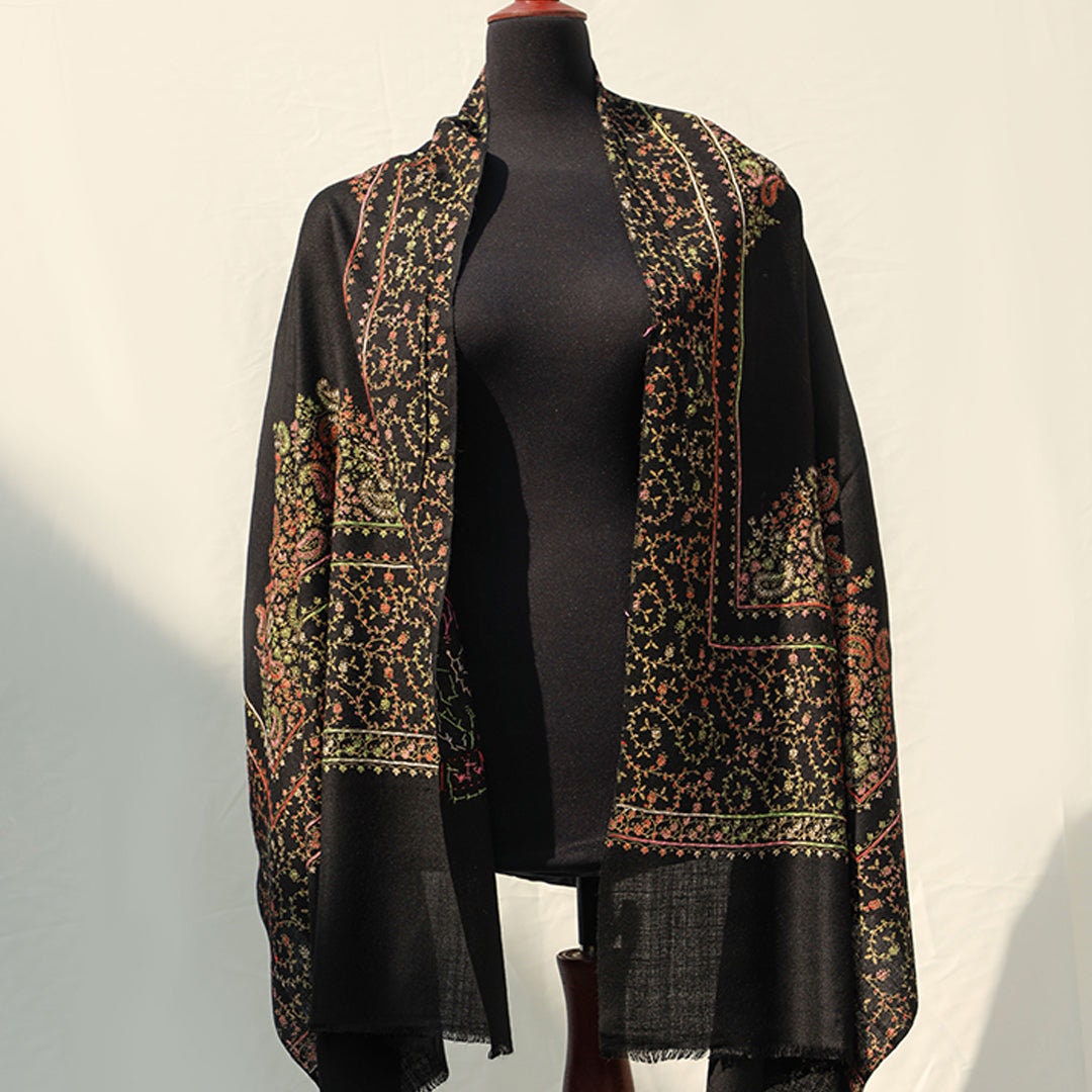 Kashmiri Shawls カシミヤショール ネイビー KESENNUMA KNITTING＞カシミヤストール ／ネイビーと白 | 宮城県