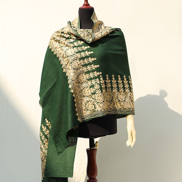 Authentique châle cachemiri en pashmina pour un mariage d'hiver, robe de l'Aïd, broderie de soie, fil doré sur vert, écharpe en pure laine, foulard bohème