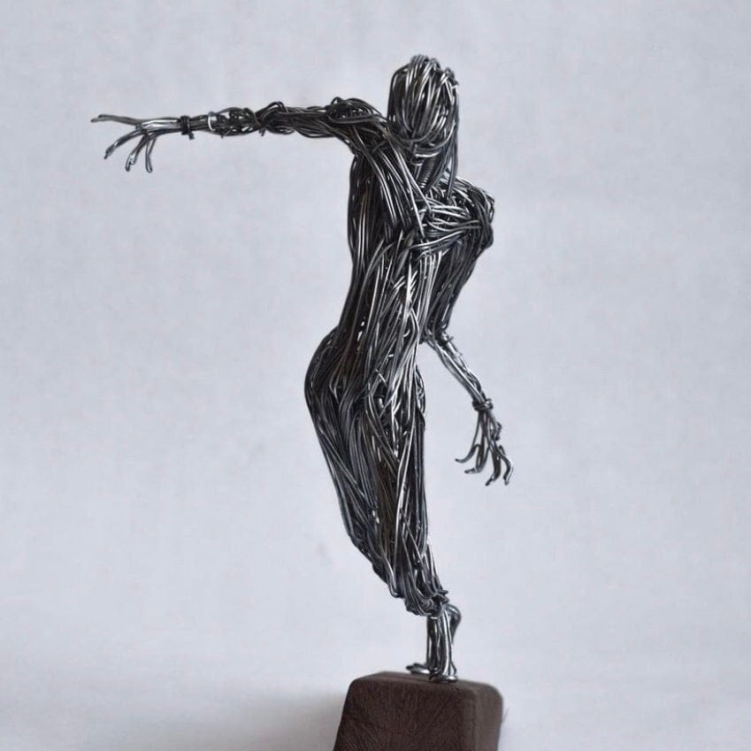 Crazy Wire Sculpture Man – BodyFactory