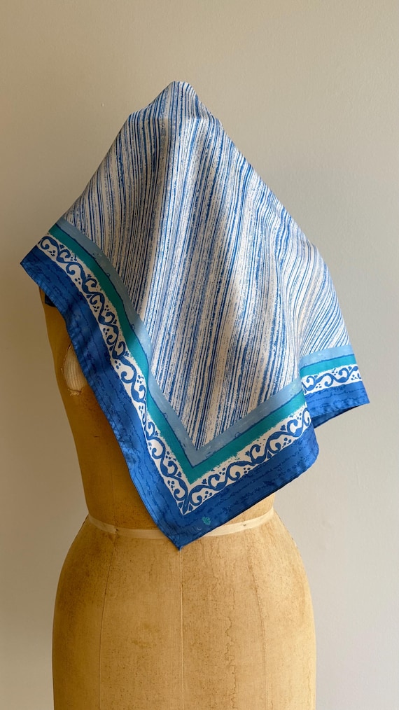 Vera Neumann scarf abstract blue
