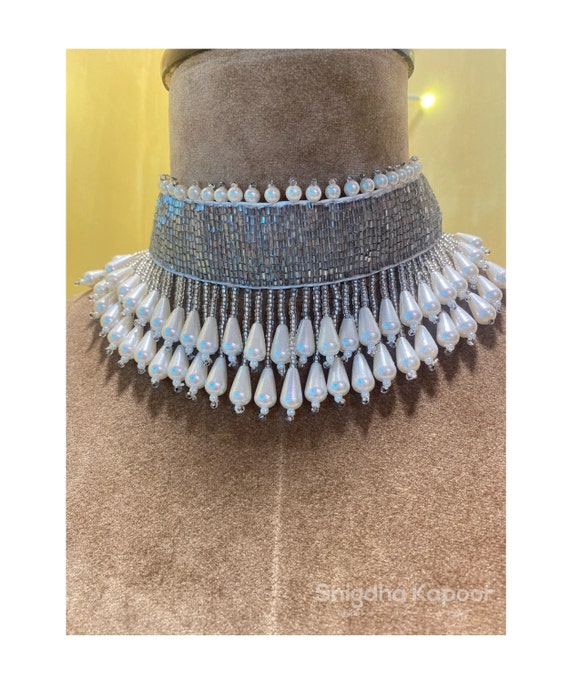 White choker jewellery deals