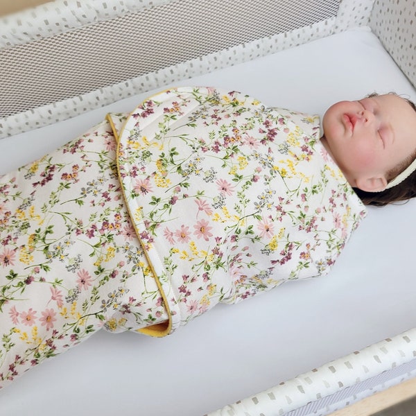 Ditsy Floral Cottagecore Flannel Fleece Velcro Swaddle Size 0-6 months