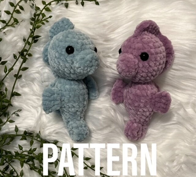 30 Seahorse Crochet Patterns to Make for Ocean-Inspired Gifts, Nursery Decor, and... 7 Pocket Seahorse Crochet Pattern