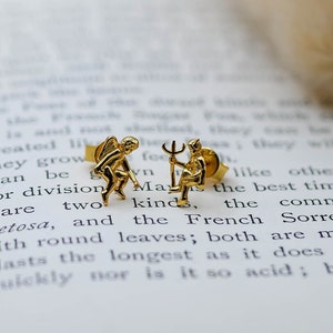 Orecchini a lobo spaiati a forma di angelo e diavolo: argento sterling 925