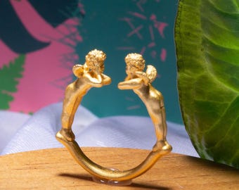 Pierścienie anioła w stylu retro z motywem cherubina: fantazyjna biżuteria w odcieniu złota